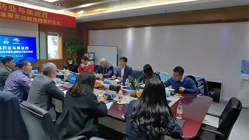 力鑫藥業董事長&總經理高悅譯、副總經理張倩、首席技術官陳成斌、研發商務總監劉恩桂、總經辦主任張夢晗
