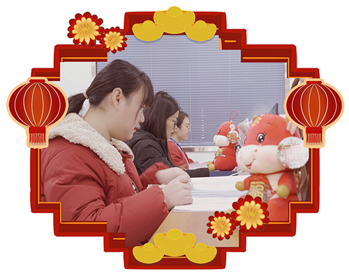 少年自知韶光貴，策馬揚鞭自奮蹄