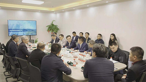 十二屆全國政協副主席馬培華、中國中小商業企業協會名譽會長董樹奎一行人蒞臨hjc黄金城